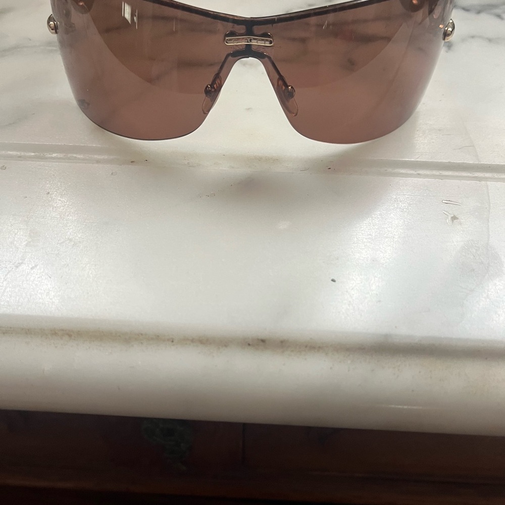 Authentic GUCCI  sunglasses with case - Picture 6 of 6